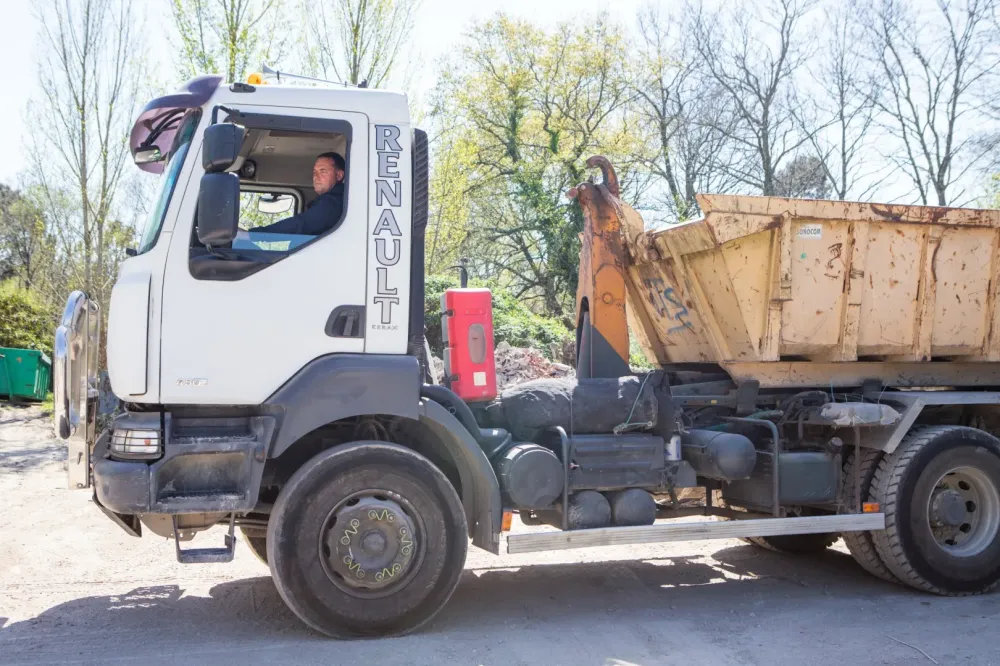 Location camion benne avec chauffeur à Cestas